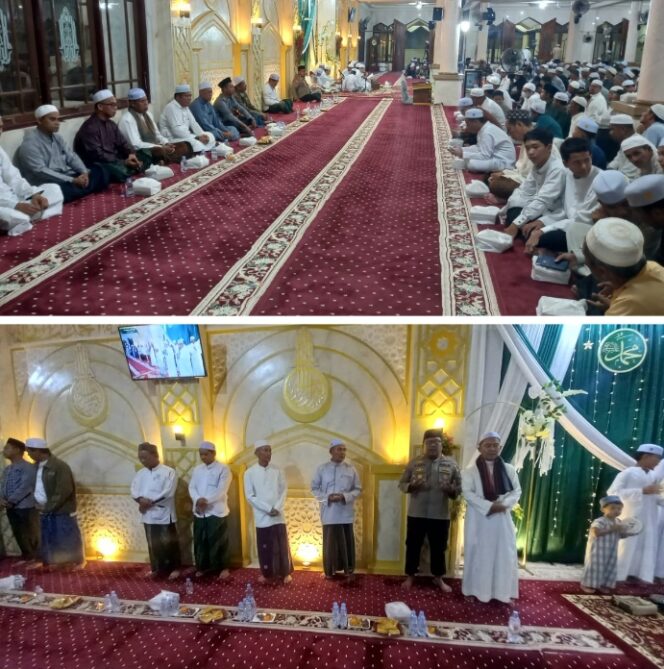 
					Peringatan Maulid Nabi Besar Muhammad SAW Di Mesjid Jami Di banjiri masyarakat Kotabaru.
