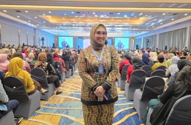 
					Rakernas Dekranas 2025, Dekranasda Tanah Bumbu Siap Sinergi Majukan Produk Kerajinan Lokal.