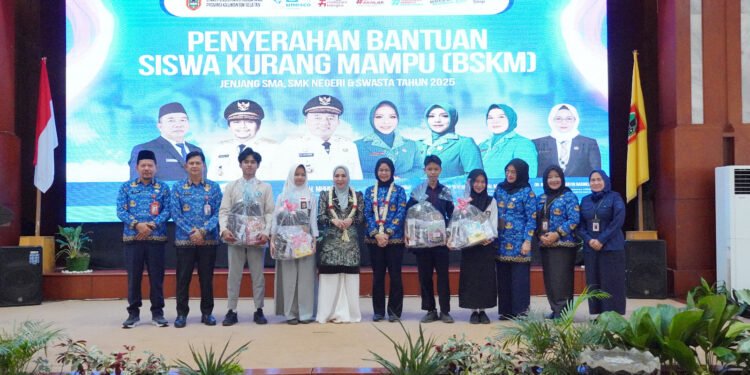 Tekan Angka Putus Sekolah, Disdikbud Salurkan BSKM Kepada 10.030 Pelajar SMA/SMK di Kalsel