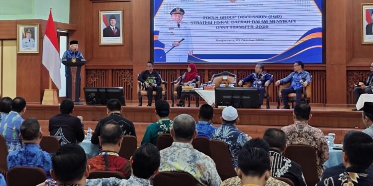 Penyusunan Strategi dan Kebijakan Fiskal Daerah, Gubernur Kalsel : Atur Kembali Prioritas Anggaran