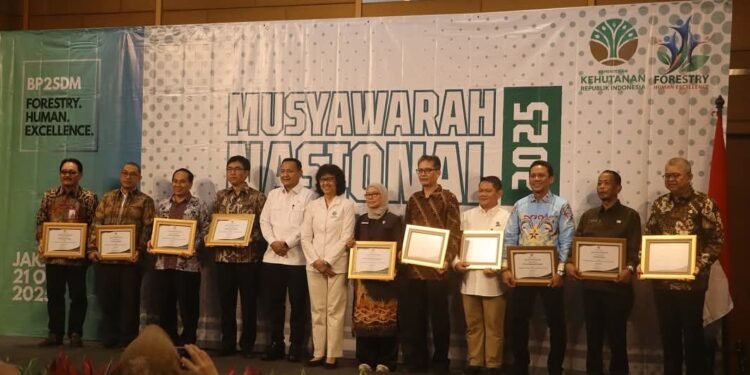 Dishut Kalsel Raih Peringkat 5 Nasional Penyelenggara Penyuluhan Kehutanan Terbaik 2025
