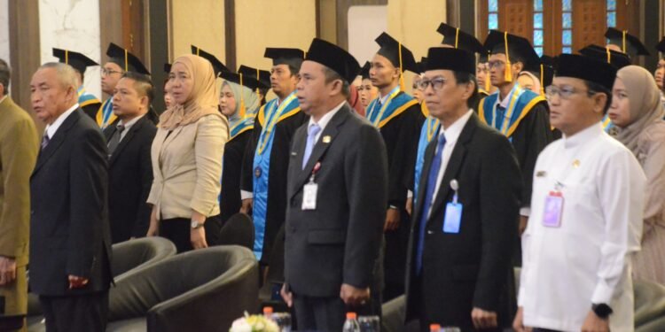 Wisuda STIMI Banjarmasin, Gubernur Kalsel : Tanamkan Nilai Kejujuran, Kerja Keras, dan Kepedulian dalam Langkah Karier