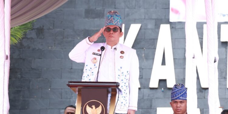 Bupati Tanah Bumbu Kenakan Baju Adat Banjar, Upacara Hari Sumpah Pemuda Ke-97 Penuh Warna dan Semangat Persatuan