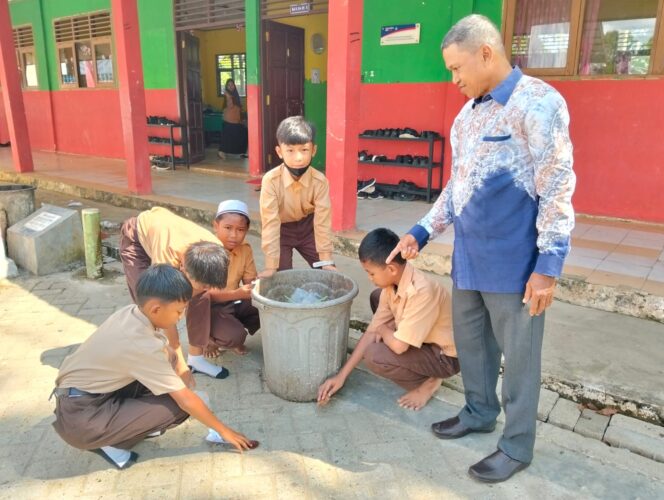 
					Kebersihan Ramah Lingkungan di SDN Pondok Butun Membiasakan Siswa Dan Siswi Menjaga Kebersihan Sejak Usia Dini.