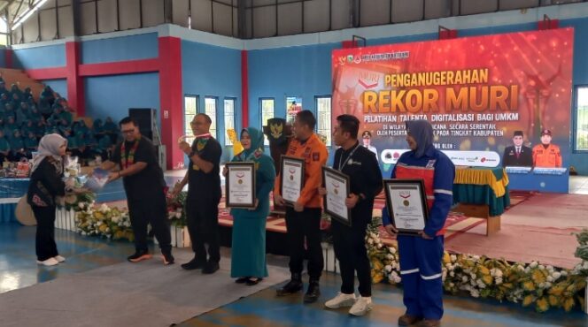 
					Kotabaru Raih Rekor MURI, Luncurkan Strategi HEBAT, dan Gelar Pelatihan Talenta Digital UMKM Secara  Serentak