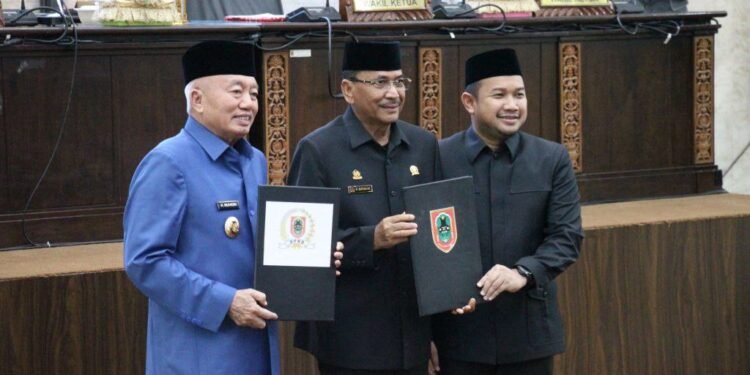 Gubernur Muhidin Apresiasi DPRD atas Penetapan Perda Grand Desain Pembangunan Kependudukan Kalsel