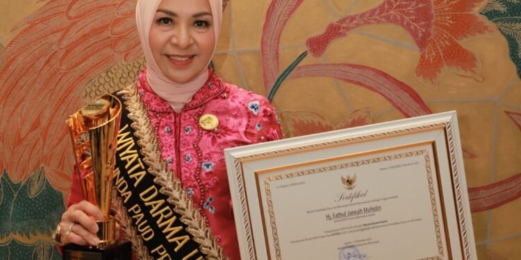 Bunda PAUD Kalsel Raih Penghargaan Tertinggi Nasional Kategori “Wiyata Darma Utama”