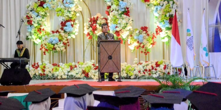 Apresiasi Tinggi Kepada Para Lulusan, Gubernur Kalsel Hadiri Wisuda Ke-37 Program Diploma III Poltekkes Kemenkes Banjarmasin