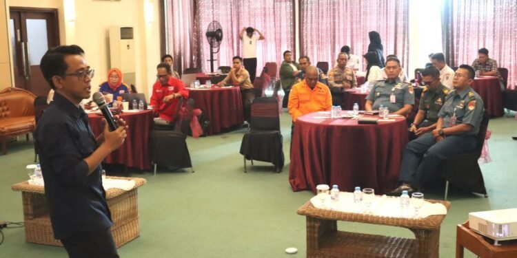 BPBD Kalsel Tekankan Penguatan Sistem Peringatan Dini dan Sinergi Lintas Sektor dalam Simulasi TTX–CPX Karhutla 2025