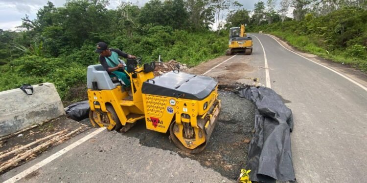 Respons Cepat PUPR Kalsel Atasi Kerusakan Oprit Jembatan Jalan Lingkar Banjarbaru–Batulicin