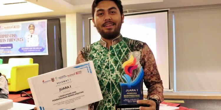Dorong Pengelolaan Mangrove dan Pemberdayaan Desa, Akhmad Refki Sabet Juara Pemuda Berprestasi 2025