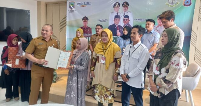 
					Disprindagkop Kotabaru ,Sosialisasi Perlindungan Hukum Bagi Pelaku Usaha Mikro.