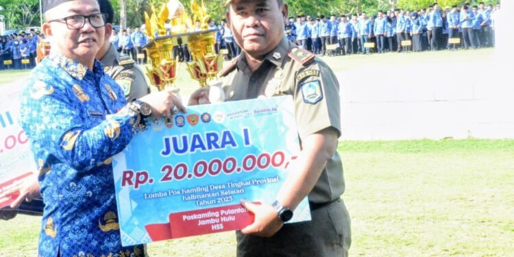 Pemprov Kalsel Serahkan Hadiah Kepada Para Pemenang Lomba Pos Keamanan Lingkungan