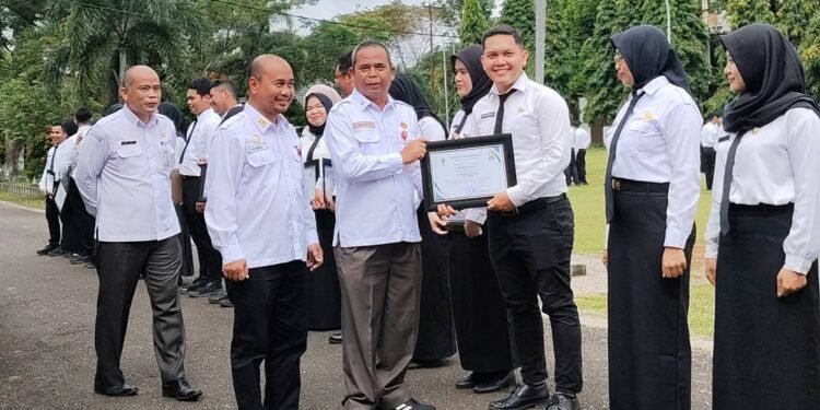 Pemprov Kalsel Resmi Tutup Pelatihan Dasar CPNS 2025: Tekankan Integritas, Profesionalisme, dan Semangat Melayani
