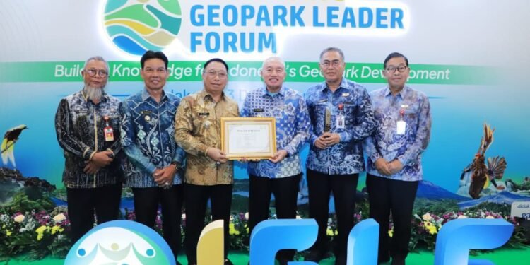 Gubernur Kalsel Terima penghargaan UNESCO Global Geopark (UGGp) Meratus