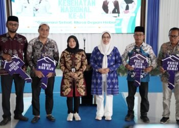 Pemkab Tanah Bumbu Peringati HKN ke-61, Sediakan Layanan Kesehatan Gratis dan Serahkan Kunci Empat Puskesmas Pembantu