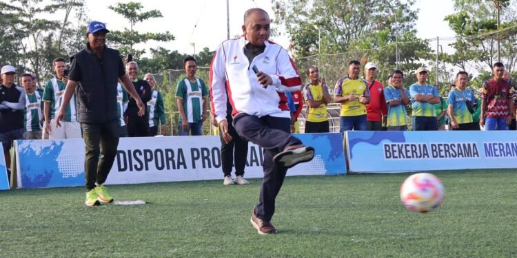 Festival Sepak Bola Legend II Piala Gubernur Kalsel Resmi Digelar, Pererat Silaturahmi Antar Legenda