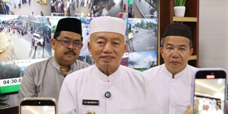 Lihat Kondisi Lalu Lintas dan Aktivitas Masyarakat, Gubernur Kalsel Pantau CCTV di Posko V 