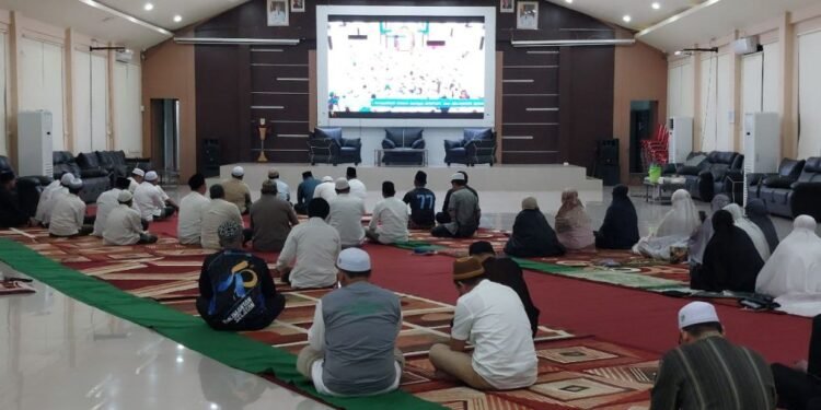 Pemprov Kalsel Sediakan Tempat Salat dan Makanan Segar bagi Jemaah 5 Rajab di Posko 1 Dispersip Kalsel