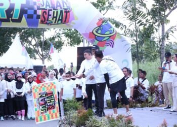 Bupati Andi Rudi Latif Lepas Peserta Jalan Santai Batfest 2025