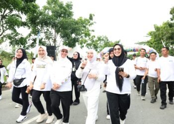 Lautan Putih di Batfest 2025: Andi Irmayani Ikuti Jalan Sehat Bersama 30 Ribu Peserta