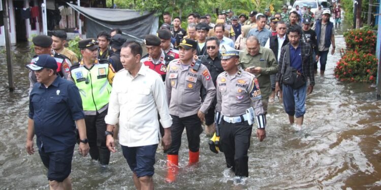 Menteri Lingkungan Hidup Tinjau Banjir Bincau, Tegaskan Audit Lingkungan dan Penertiban Usaha di Hulu DAS