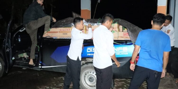 Bukti Nyata Kepedulian Gubernur Muhidin, Sembako Disalurkan untuk Penyintas Banjir di Jambu Hilir