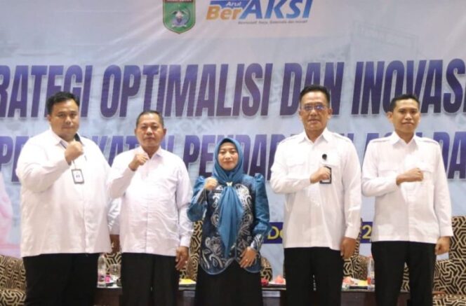 
					Inovasi Pelayanan Publik dan Kemitraan Majukan PAD Daerah.