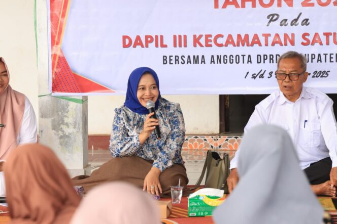 
					Reses DPRD Tanah Bumbu, Asri Noviandani Tampung Aspirasi Masyarakat Fokus Jembatan Longsor  Lampu PJU Dan Rehab Sekolah Taman Kanak Kanak.