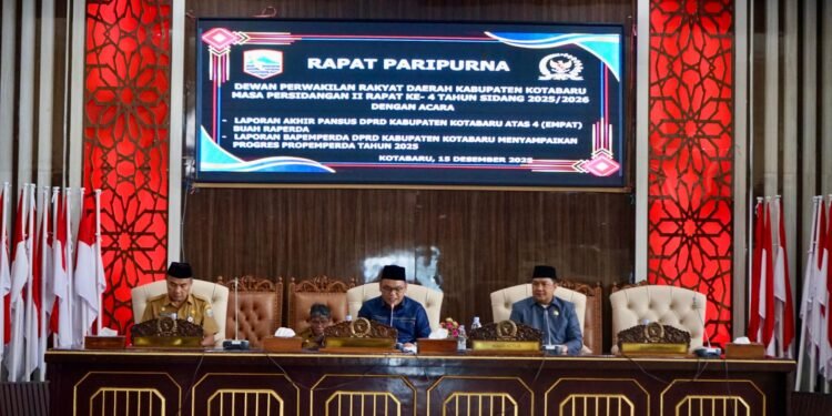 Pemkab Kotabaru Hadiri Rapat Paripurna DPRD Bahas Empat Raperda