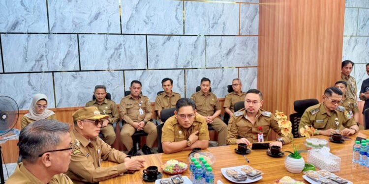 Satukan Visi misi arah pembangunan bersama SKPD, Bupati Kotabaru Sambangi Gedung Abdi Negara