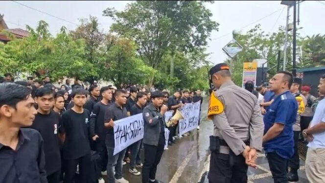 
					Demo Aksi Damai Digelar di Amuntai, Pemuda HSU Kawal Penegakan Hukum Kasus OTT di Kejari HSU.