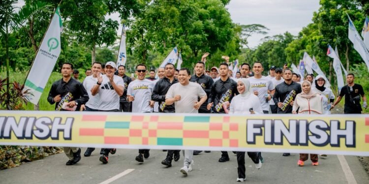 Dahsyat! Jalan Santai Batfest Diikuti 30 Ribu Peserta, Hadiah Dari 100 Bertambah Menjadi 200 Paket Umroh