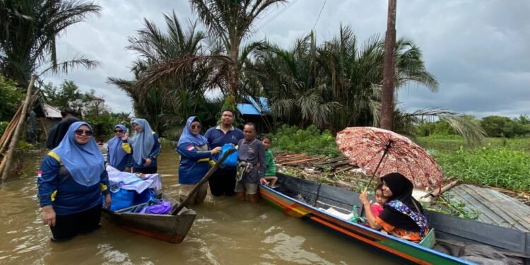 Pemprov Kalsel Teruskan Aksi Kemanusiaan Bagi Korban Banjir Kabupaten Banjar