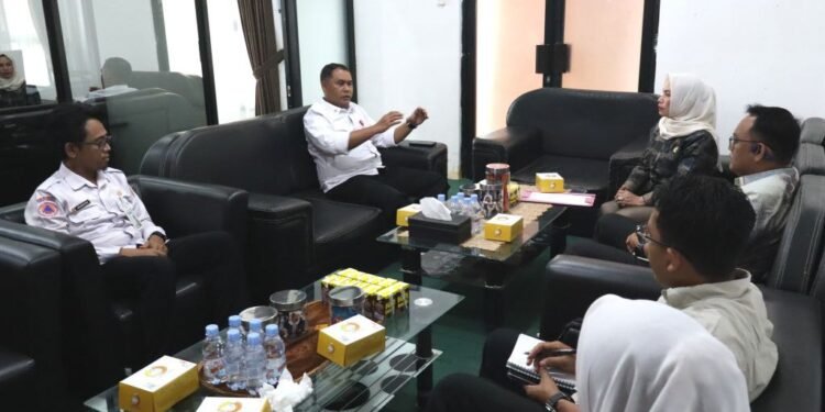 BPBD Kalsel Bahas Strategi Penanganan Banjir Rob Bersama DPRD Kotabaru