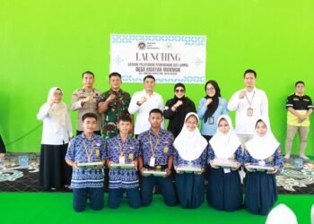 Bupati Andi Rudi Latif Launching SPPG di SMPN 1 Simpang Empat