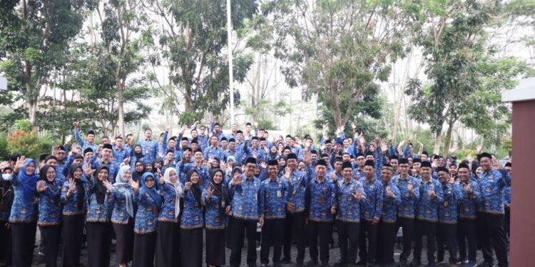 Laksanakan Penandatanganan PK dan PI, Dinas Kominfo Kalsel Komitmen Wujudkan Pelayanan Publik yang Cepat dan Akuntabel