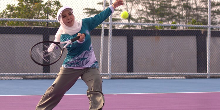 Ketua TP PKK Kalsel Resmikan Lapangan Tenis BINDA, Dorong Pola Hidup Sehat dan Silaturahmi
