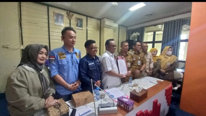 
					Ketua Komisi II DPRD Kotabaru , Utamakan Keselamantan Pasien Dulu , Baru Administrasi kesehatan.