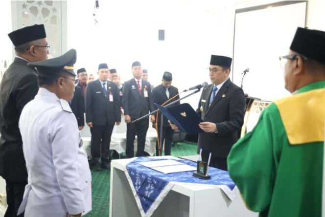 
					Sebanyak 21 Pejabat Eselon II, III, dan IV Resmi Dilantik Bupati Tanah Bumbu.