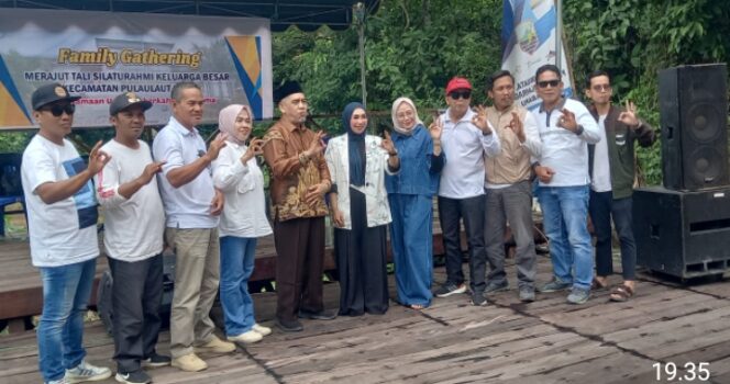 
					Kantor camat Pulau Laut Utara Menggelar Family Gathering Di Obyek wisata Air Terjun Tumpang Dua Sebelimbingan.
