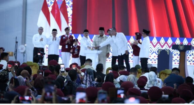
					Pemkab Tanah Bumbu Dukung Peresmian 166 Sekolah Rakyat oleh Presiden Prabowo di Banjarbaru.