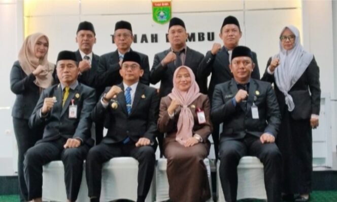 
					Perkuat Tata Kelola Pemerintahan, Bupati Andi Rudi Latif Lantik 12 Pejabat Eselon III dan IV di Tanah Bumbu.