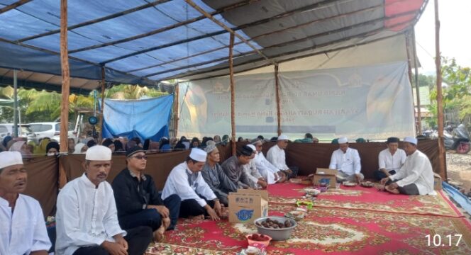 
					Ratusan Warga Hadiri Peringatan Haul  Ke 38 Al Habib Umar Bin Muhammad bin Pengeran Syarif Musthofa Alaydrus.