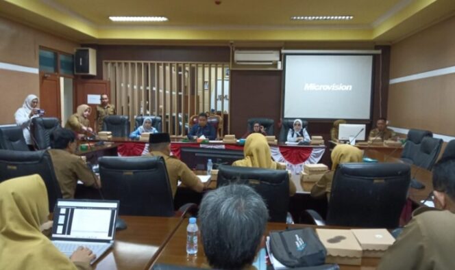 
					Kekurangan Guru Jadi Sorotan, DPRD Tanah Bumbu Bahas Solusi Bersama Dinas Pendidikan.