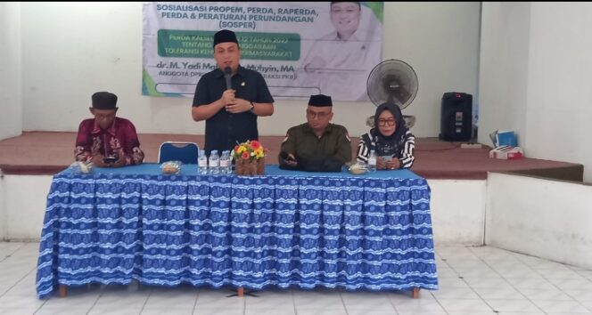 
					Dr. H.Yadi Mahendra Muhyin Anggota DPRD Provensi kalsel Serap Aspirasi Masyarakat di Berbagai Kecamatan kabupaten Kotabaru .