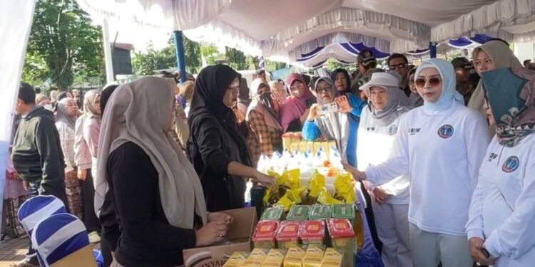 BKOW Kalsel dan Pemprov Gelar Pasar Rakyat, Ringankan Beban Warga Jelang Ramadan