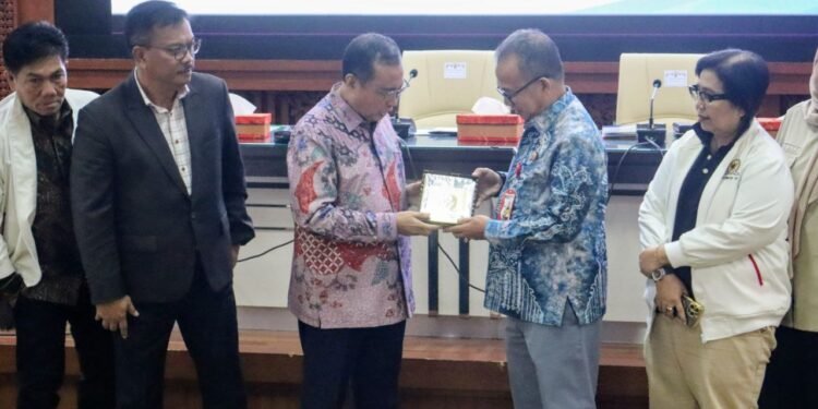 Komisi IX DPR RI Tekankan Pengembangan SDM dan Optimalisasi Program MBG di Kalsel