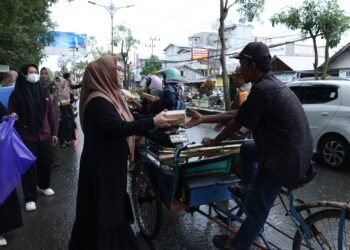 Sinergi Ramadan: TP PKK dan Dekranasda Tanah Bumbu Tebar Kebaikan di Batulicin