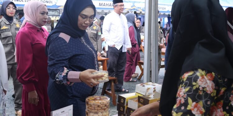 Borong Jajanan Lokal, Andi Irmayani Dukung Penuh Aksi Bajual Wadai 2026
